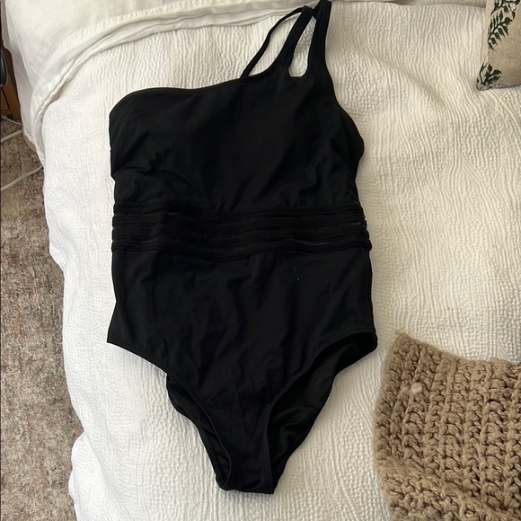 Amazon Women's Black One-Piece Swimsuit - Picture 6 of 11